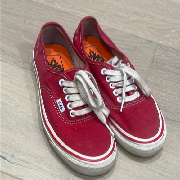 Vans Bold Red Canvas Shoes - Picture 2 of 6